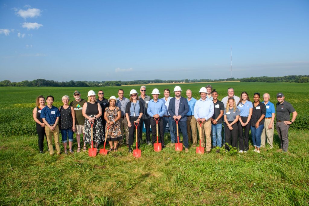 Rockford, Illinois community members come together with Summit Ridge Energy and Trajectory Energy Partners to break ground at unique Rock Cut Solar Community-Driven Community Solar project that will be operational in Q3 2025.